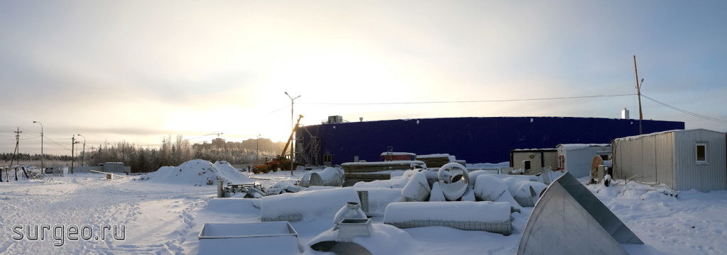 17  - Строительство ТЦ Метро Сургут Пришла зима. 2015г.